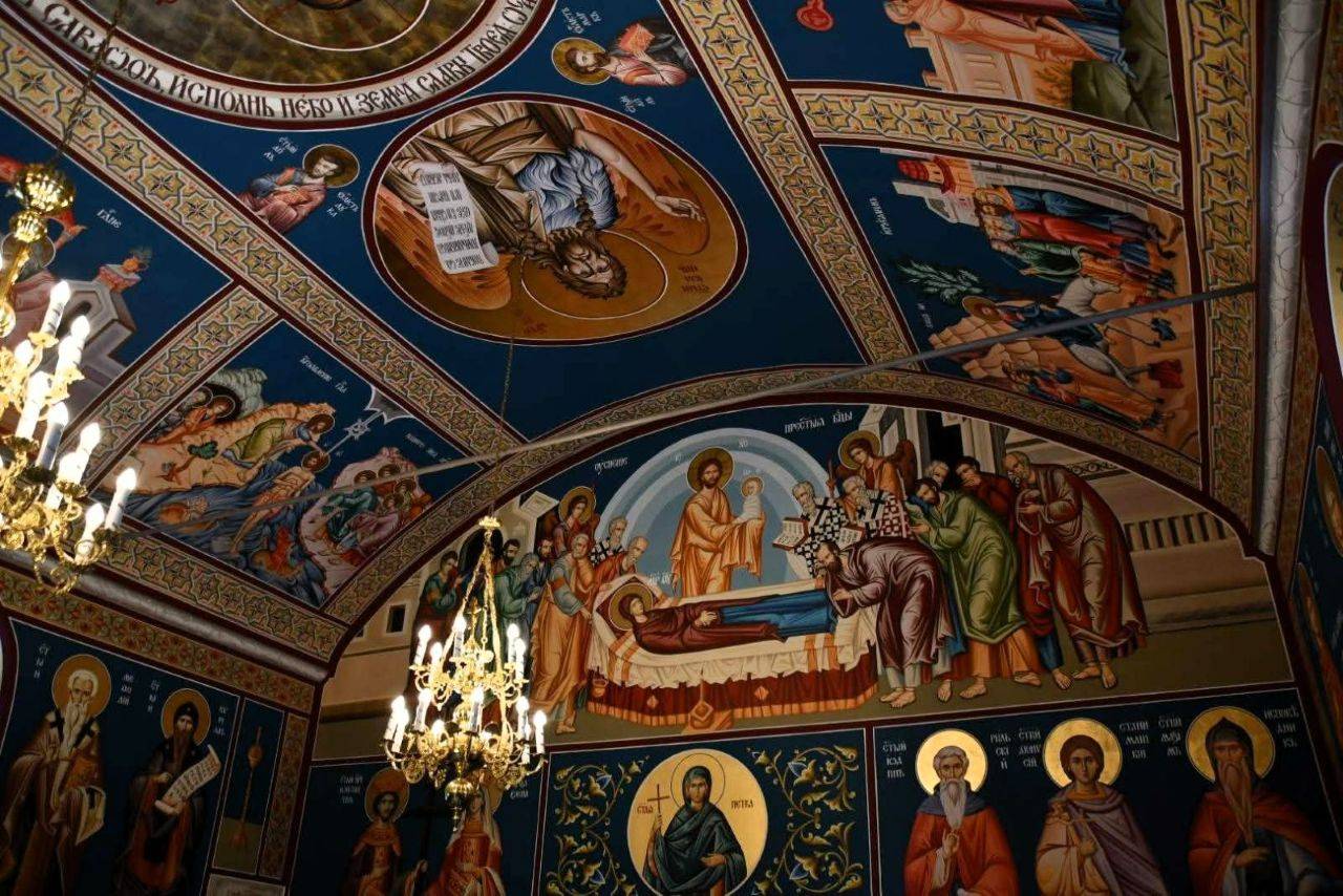 Манастирът 